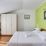 Apartment Apartments By The Sea Jezera, Murter - 796 Jezera