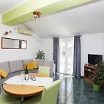Apartment Apartments By The Sea Jezera, Murter - 796 Jezera