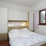 Apartments By The Sea Jezera, Murter - 796 * Jezera