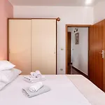 Apartments By The Sea Jezera, Murter - 796