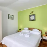 Apartment Apartments By The Sea Jezera, Murter - 796 *