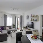 Apartment Apartments By The Sea Jezera, Murter - 796 *