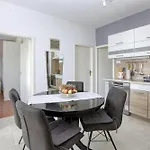 Apartment Apartments By The Sea Jezera, Murter - 796 Jezera