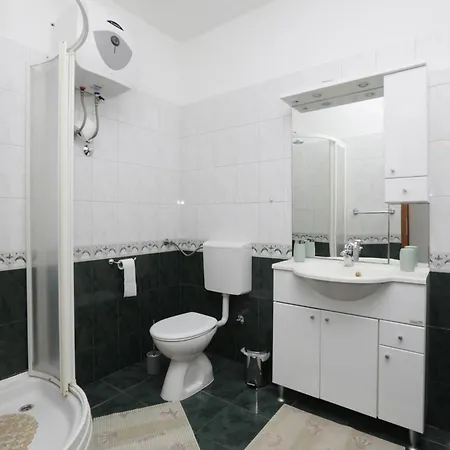 Apartments By The Sea Jezera, Murter - 796