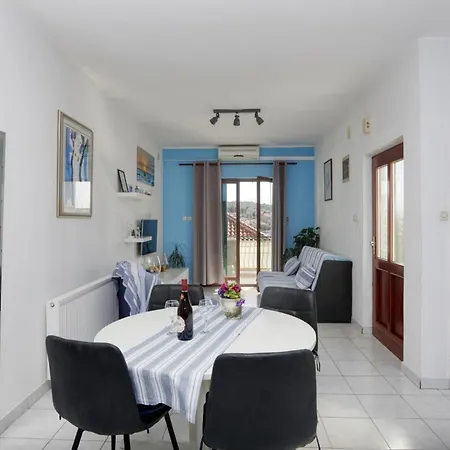 Apartments By The Sea Jezera, Murter - 796 Apartman