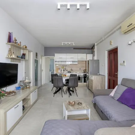 Apartments By The Sea Jezera, Murter - 796 * Jezera