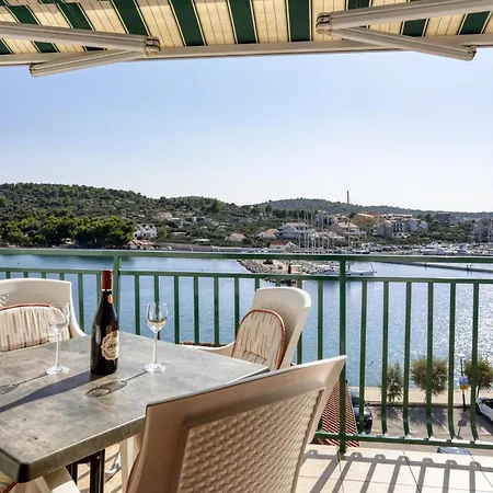 Apartments By The Sea Jezera, Murter - 796 Apartment *