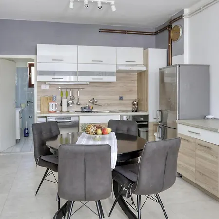 Apartments By The Sea Jezera, Murter - 796 *