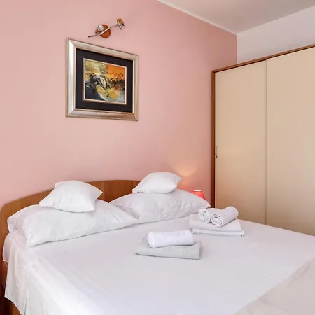 Apartments By The Sea Jezera, Murter - 796 * Jezera