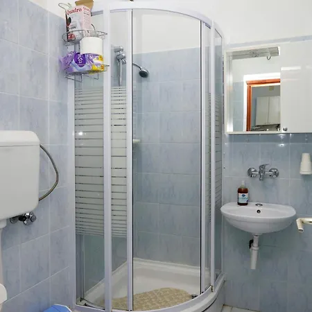 Apartman Apartments By The Sea Jezera, Murter - 796 *