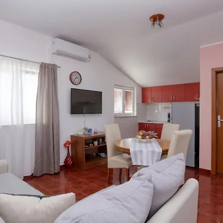 Apartments By The Sea Jezera, Murter - 796 * Jezera