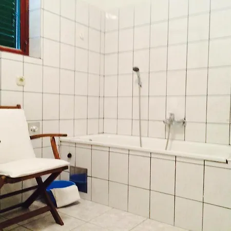 Apartments By The Sea Jezera, Murter - 796